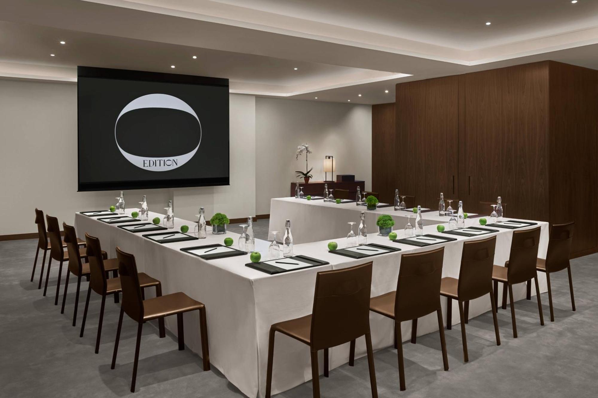 The Abu Dhabi Edition Exterior photo Meeting room at Le Méridien, Dubai